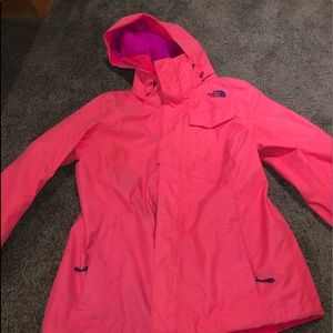 Women’s North face raincoat